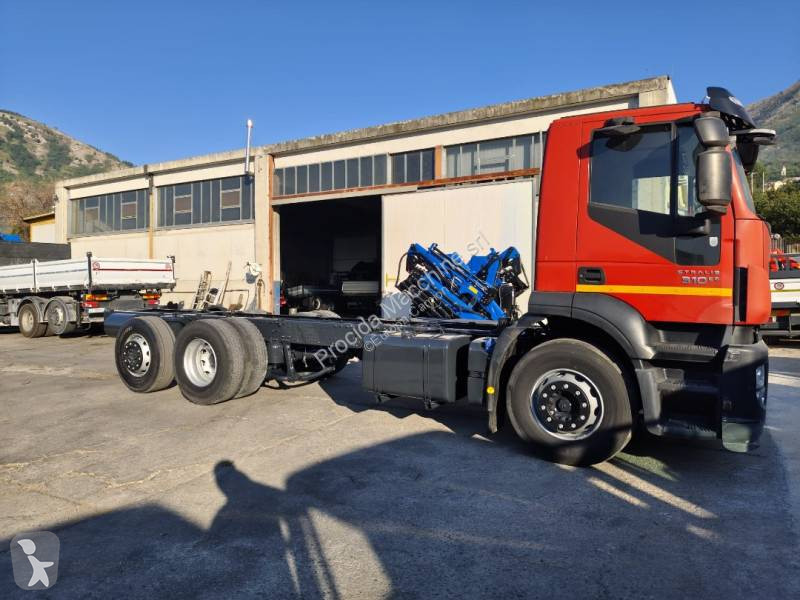 Iveco AD 260 S 31 truck