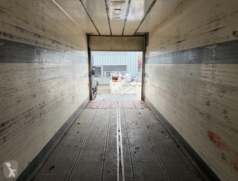 شاحنة Mercedes 2842 EURO 6 ISOLATED BOX CARRIER...