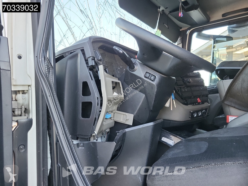 Kamion MAN 18.320 4X2 18tonner Damaged truck...
