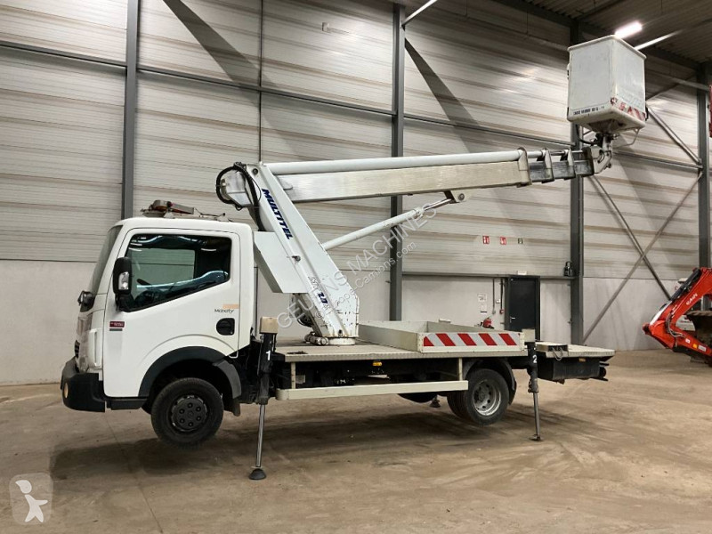 Kamion Renault 120 + multitel mt202