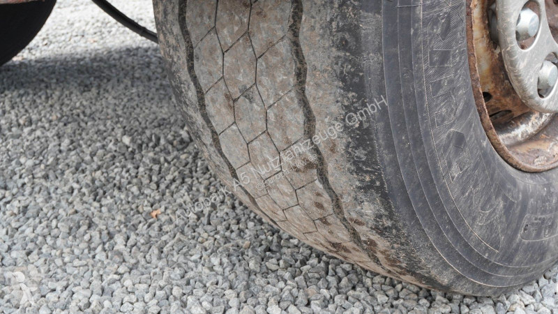 Kamion Iveco 500E6 Pritsche + Plane Zug...