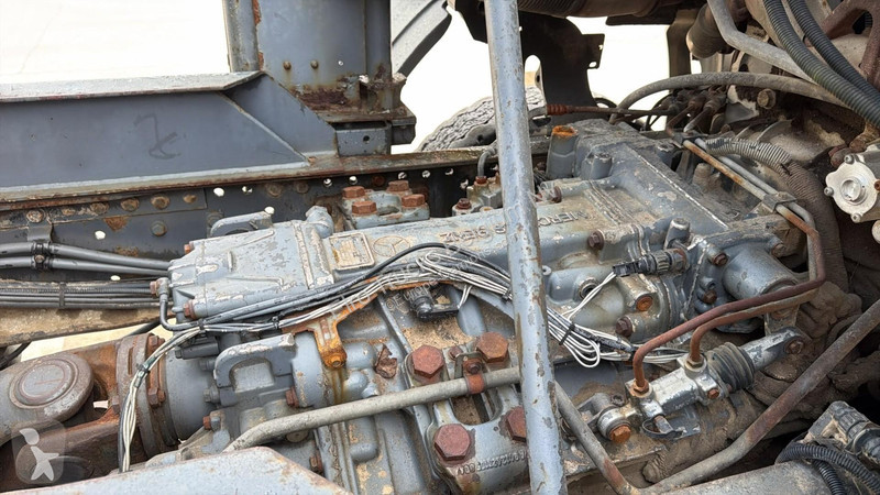 Teherautó Mercedes 3343 (6X6 / V6 / LAMES /...