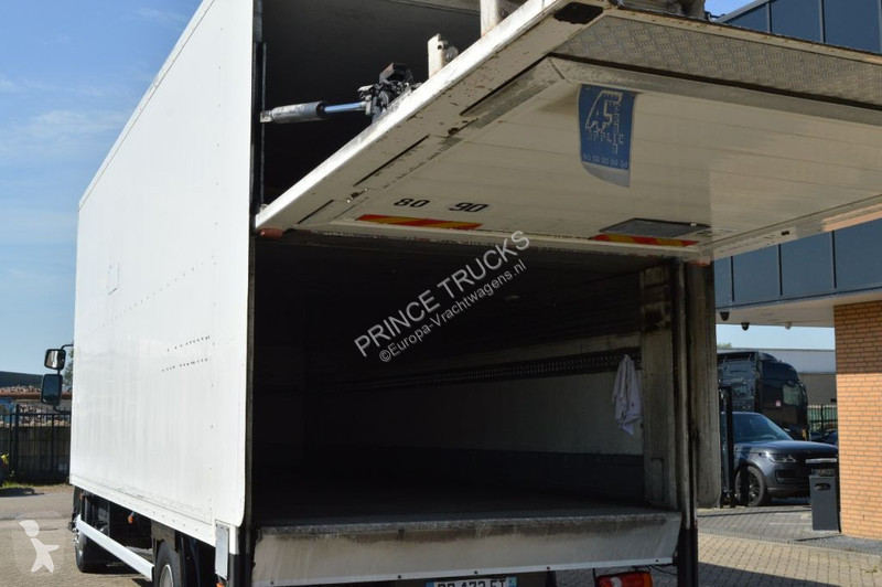 Vrachtwagen Renault 270 * MANUAL * EURO5 * 4X2 *
