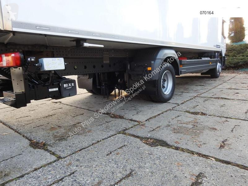 Camión Mercedes ATEGO 12.24 KONTENER CHŁODNIA...