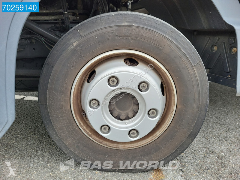 Camion Mercedes 816 4X2 7.49t Thermoking B-100...