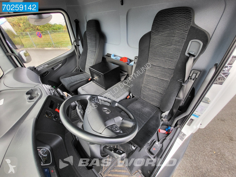 Camion Mercedes 816 4X2 7.49t Thermoking B-100...