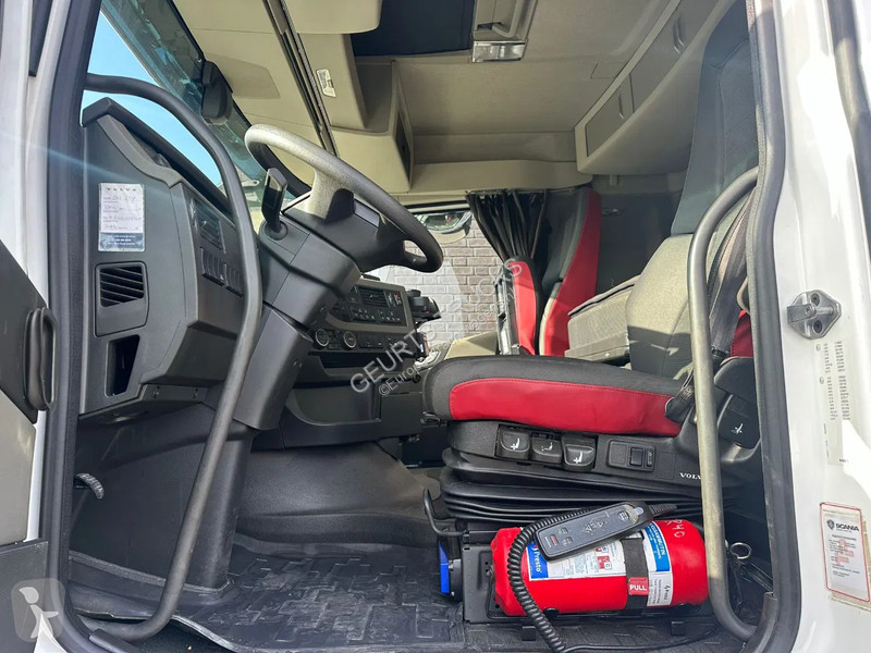 Camion Volvo 10X4 + FASSI F1650RAL.2.28 + JIB...
