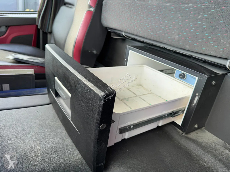 Kamion Volvo 540 8X4 - EURO 6 + KIPPER +...