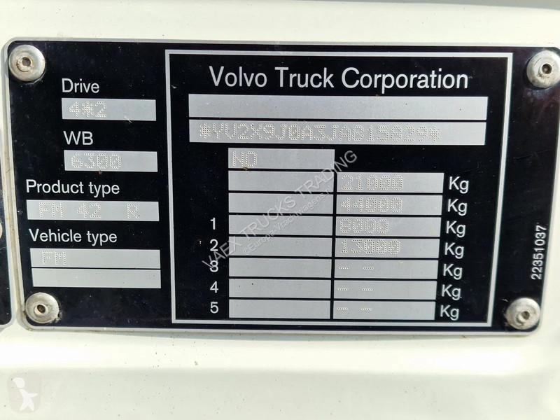 Kamion Volvo 330 4x2 - Carrier MT 18 Frigo -...