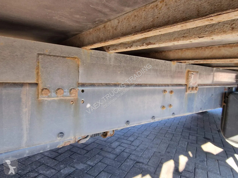 Kamion Volvo FL 250 4x2 Box truck, loading...