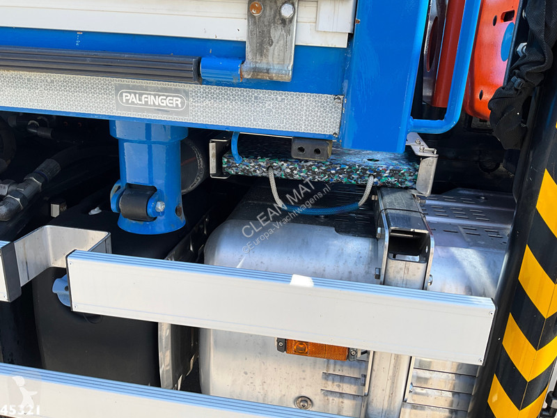 Camión DAF FA  230 Euro 6 Palfinger 18 Tonmeter...