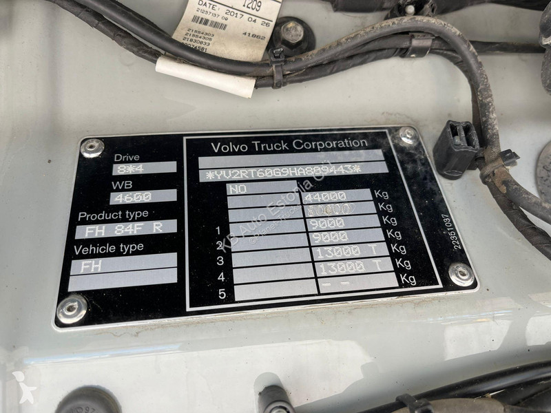 Kamion Volvo 8x4 RETARDER / TANDEM AXLE LIFT /...