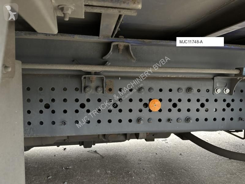 Vrachtwagen met aanhanger Mercedes PK19.001 SLD C