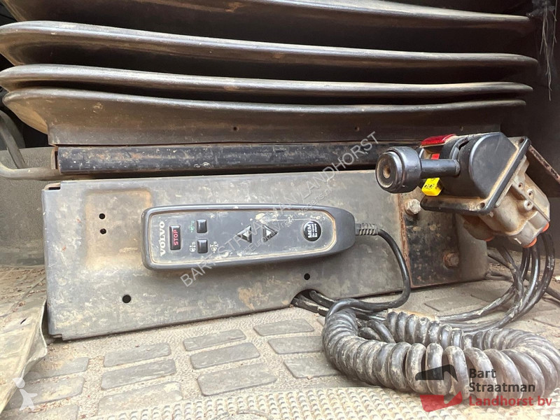 Kamion Volvo 440 10x4 Euro 5 geisoleerde asfalt...