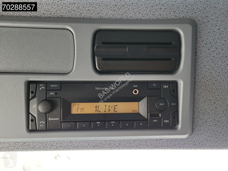 Kamion Mercedes 1527 4X2 15tonner LOW Mileage!...