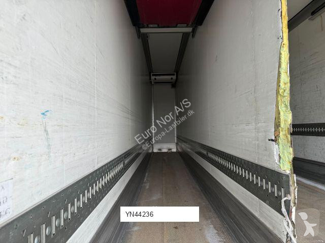 Lastbil Iveco 180E32 4x2 Schmitz / Thermo King...