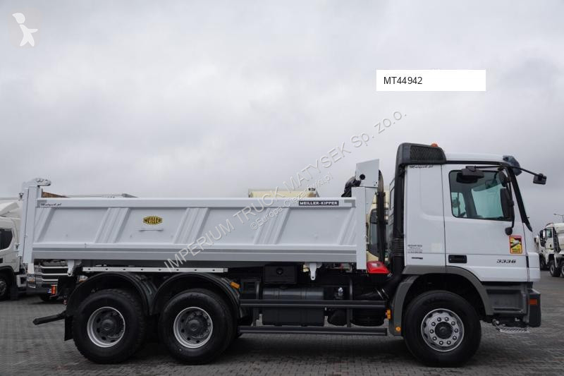 Camião Mercedes ACTROS 3336