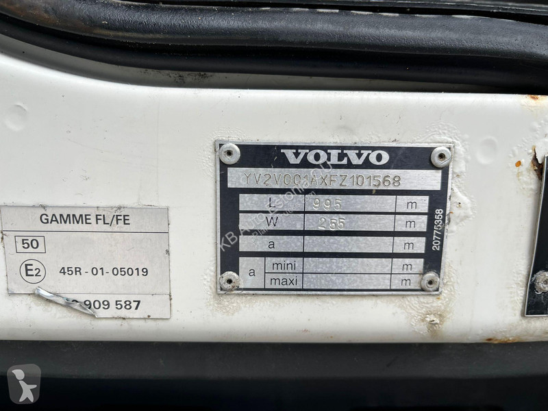 Camion Volvo 320 4x2 BOX L=7623 mm