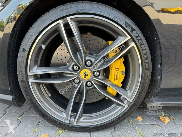 Véhicule utilitaire Ferrari Roma Coupe Schwarz