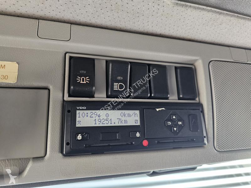 Kamion Volvo 440 / 10X4 / TIPPER / HUB...