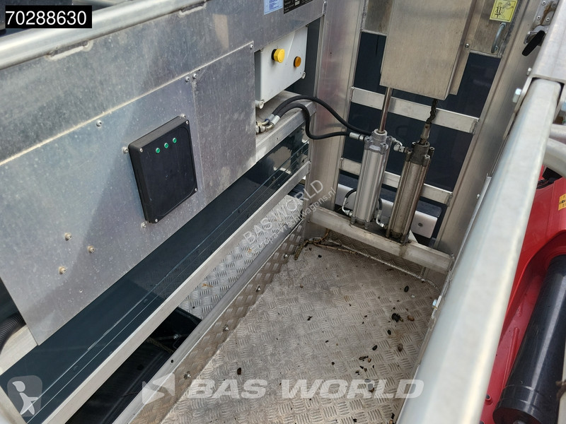 Kamion Volvo 250 4X2 Mobile workshop HMF...