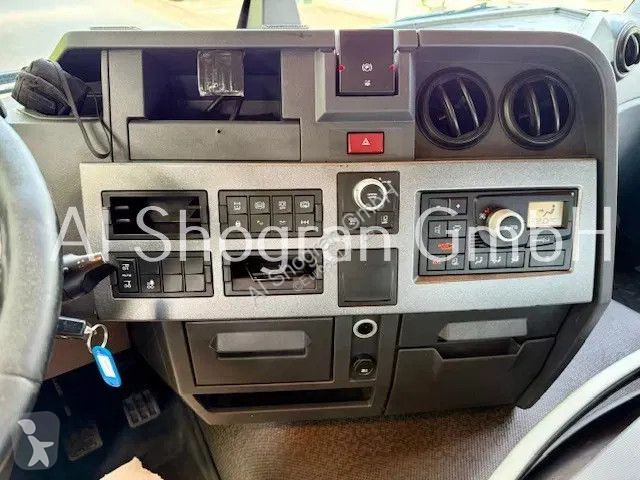 Camion remorque Renault T480...