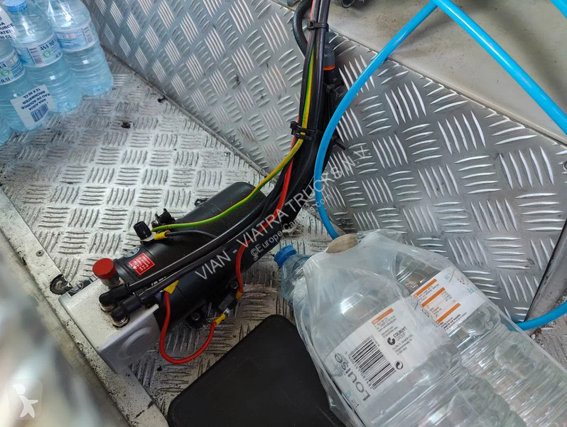 Kamion Mercedes 917 F 4X2 1500L Tank + Pump...