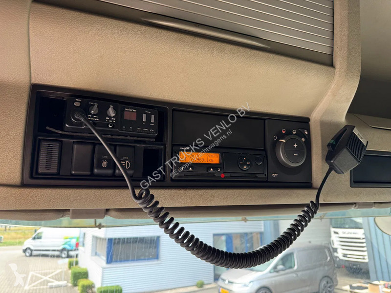 Kamion Volvo 16700 6x4 Tipper And Tractor Combi...