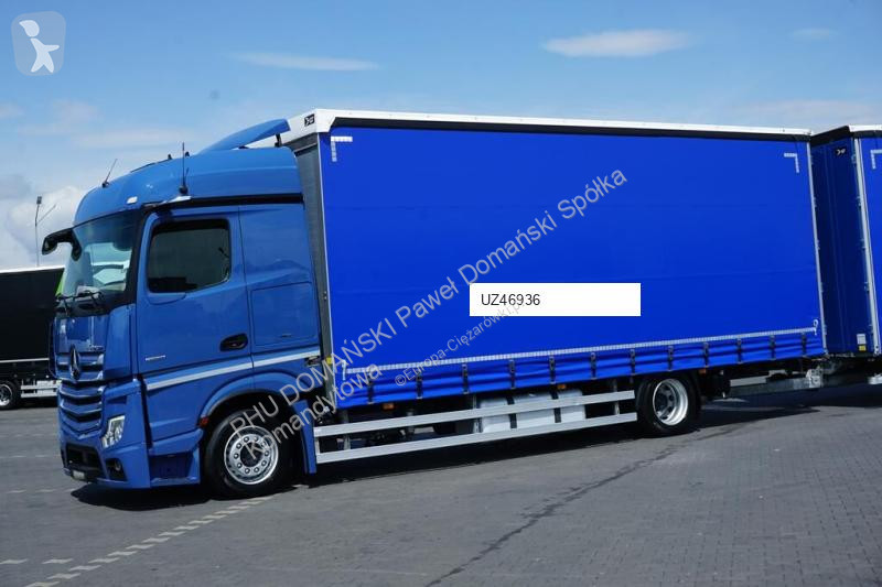 Kamion s návěsem Mercedes / TANDEM