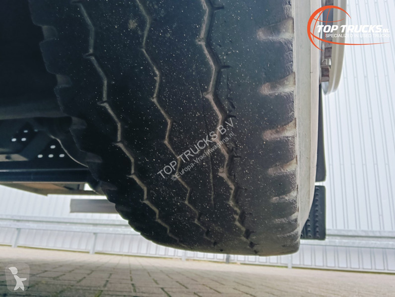 Kamion Mercedes 2535 6x2 -17 TM Fassi Kraan,...