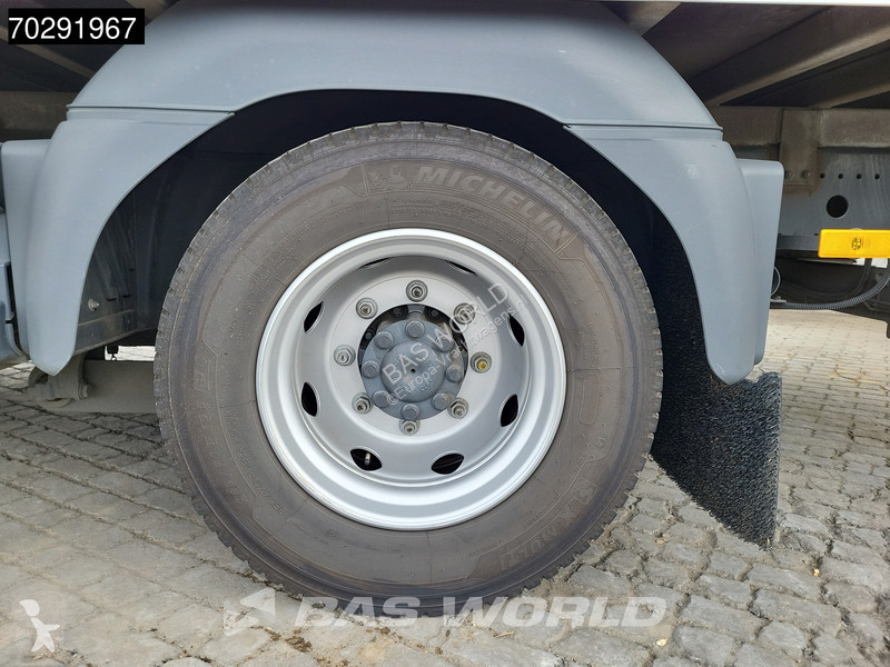 Kamion Mercedes 1221 4X2 1500kg Ladebordwand...