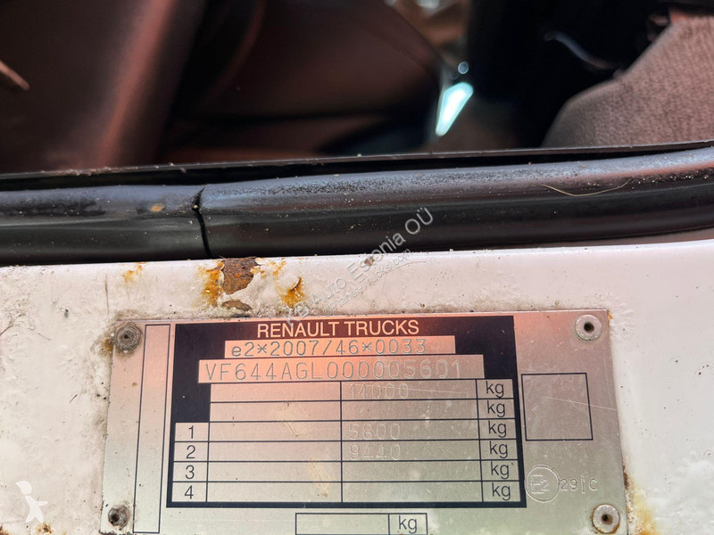 Kamion Renault 210 4x2 BOX L=7360 mm