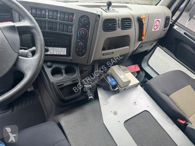 شاحنة Renault 270 DXI