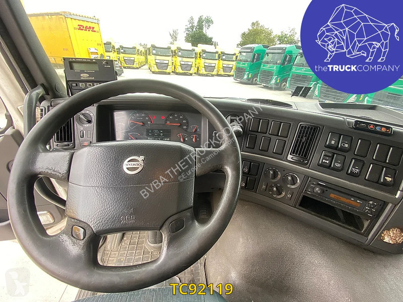 شاحنة Volvo 330