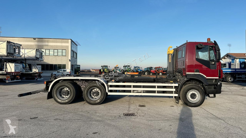 Camion Iveco TRAKKER 450 6x4