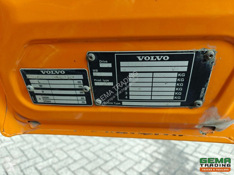 شاحنة Volvo 440 8x4/4 Sleeper Cab Euro 5 - VDL...