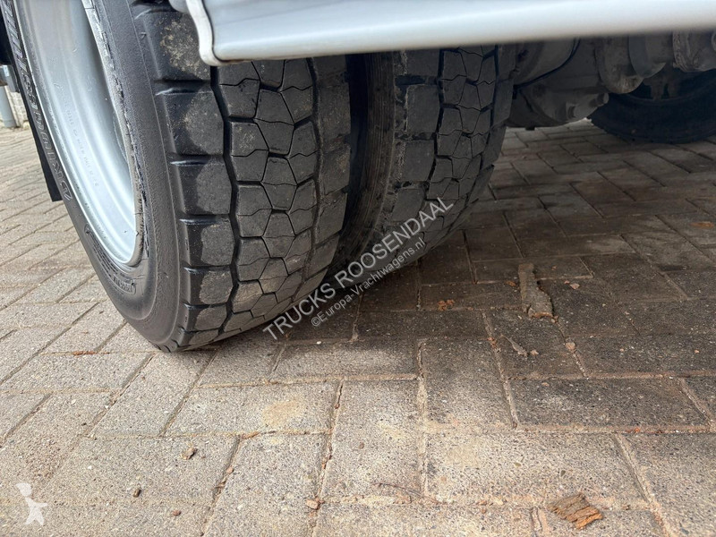 شاحنة Iveco 120E18 + euro 5 + lift