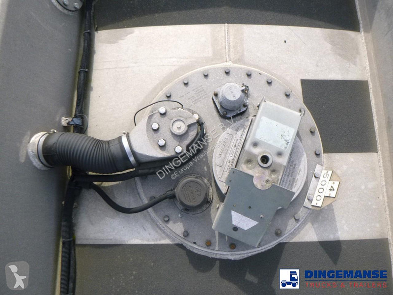 شاحنة MAN 26.340 6X2 RHD fuel tank 21 m3 / 5 comp