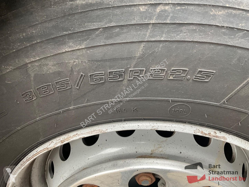 Lastbil Ginaf X6 4142 CF 8x2 met 22 m3...