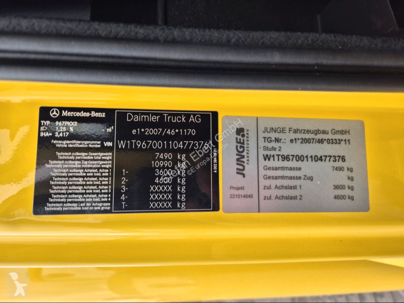شاحنة Mercedes 816 4x2 Möbelkoffer 3 Sitze