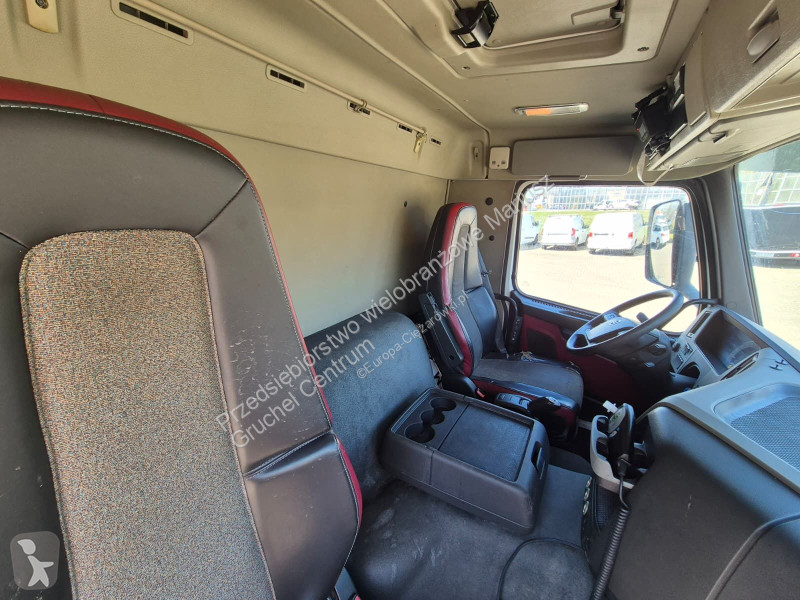 Камион Volvo FM 340 / CARRIER I350 / LIFT ZEPRO