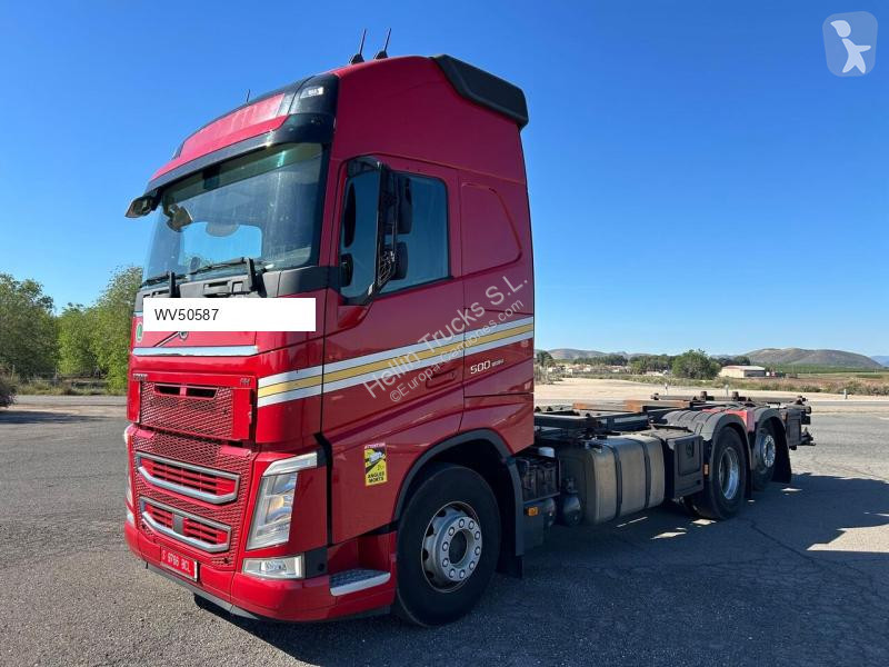 شاحنة Volvo 500 6X2 Elevador 2000kgs