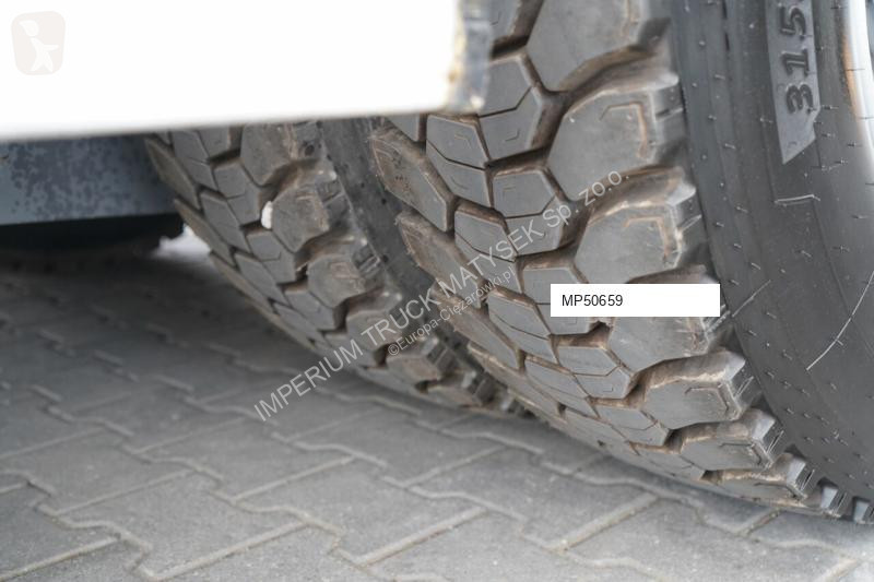 شاحنة Mercedes X-HIPRO 302