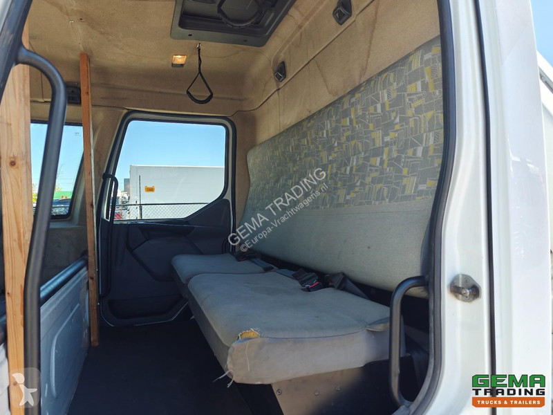 شاحنة Renault 270 4x2 Double Cab (7-seater)...