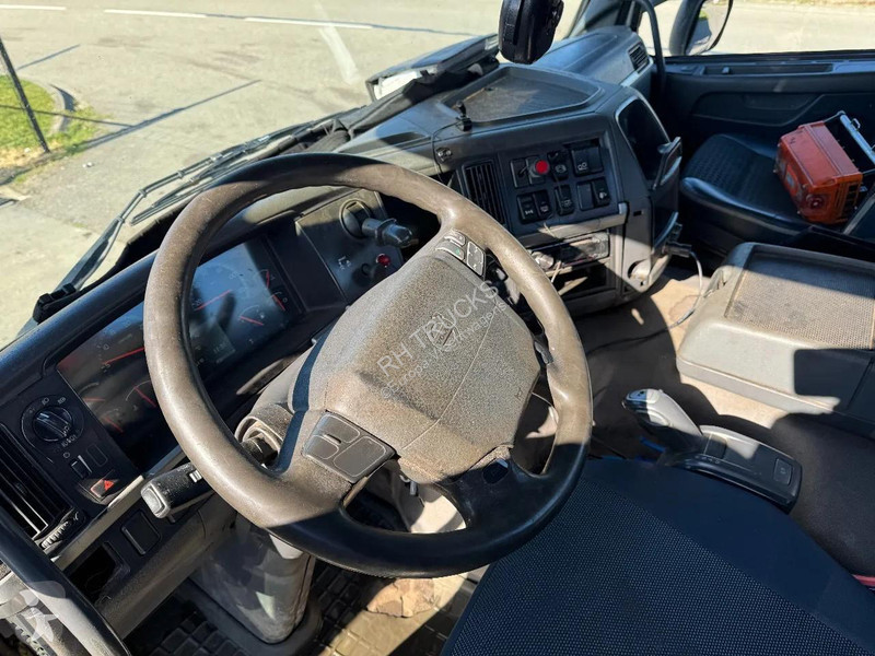 شاحنة Volvo 330 6X2 EURO 5 - ATLAS 126.3E +...