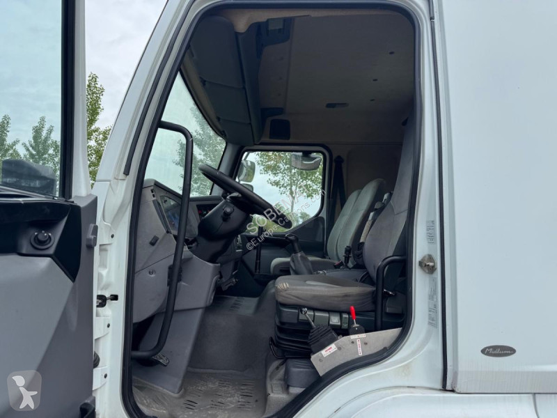 شاحنة Renault 220 DCI