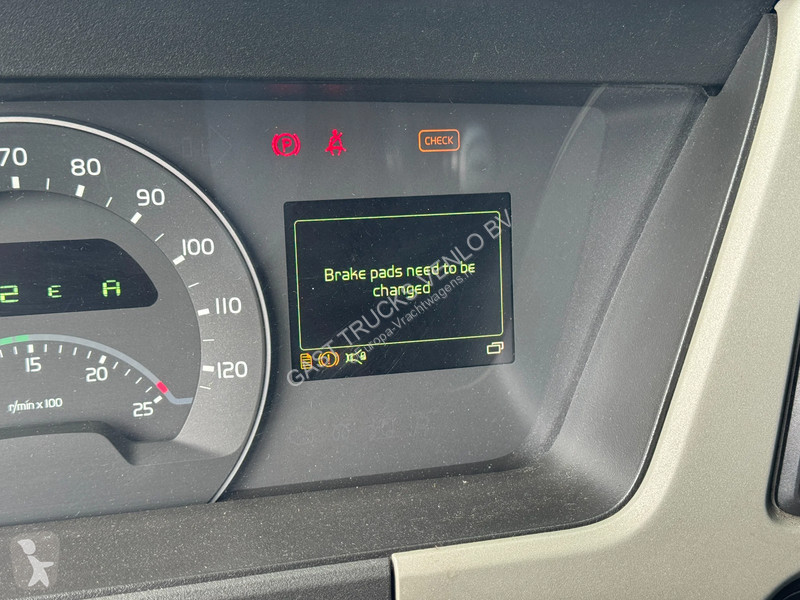 شاحنة Volvo 330 6x2*4 BDF + Lift Only 309Tkm!...