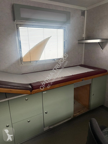 شاحنة Renault 220 MEDISCHE VRACHTWAGEN /CAMION...