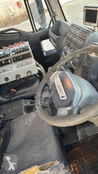 آلة لصيانة الطرق Iveco