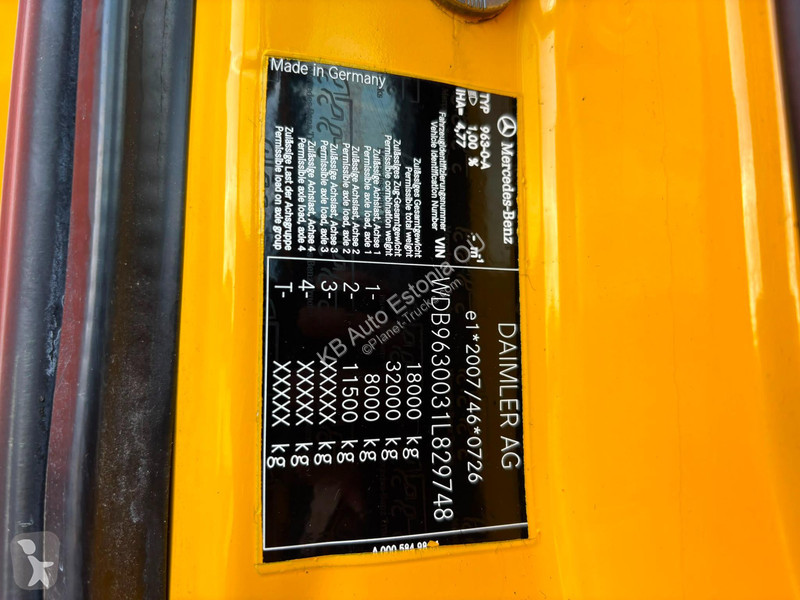 شاحنة Mercedes 1824 4x2 BOX L=7757 mm